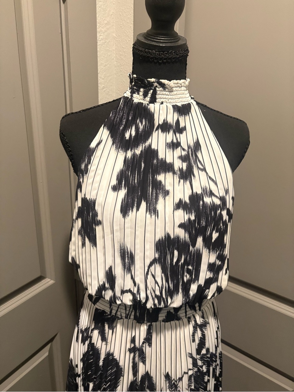 White House Black Market Black & White Halter Pleated Floral Maxi Dress NWOT